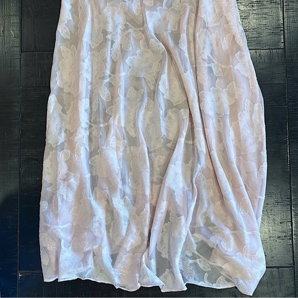 House of CB Seren Blush Floral Dress - Picture 3 of 9